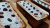 Bolo de baunilha, chocolate branco e cranberrys